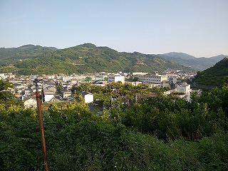 校舎よりも高い 校舎よりも高い